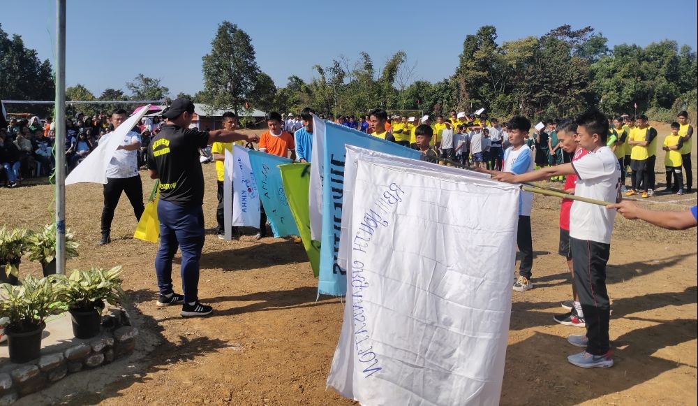 Administering oath to the team captains during the inaugural of 59th annual sports meet of Rüzaphema Youth Organisation on January 4. (Morung Photo)